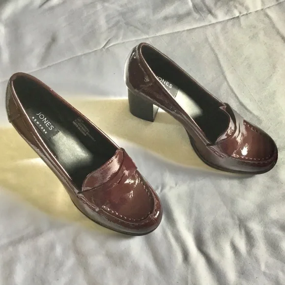 Jones of New York Women's chunky Burgundy Loafer Heels - Picture 2 of 6